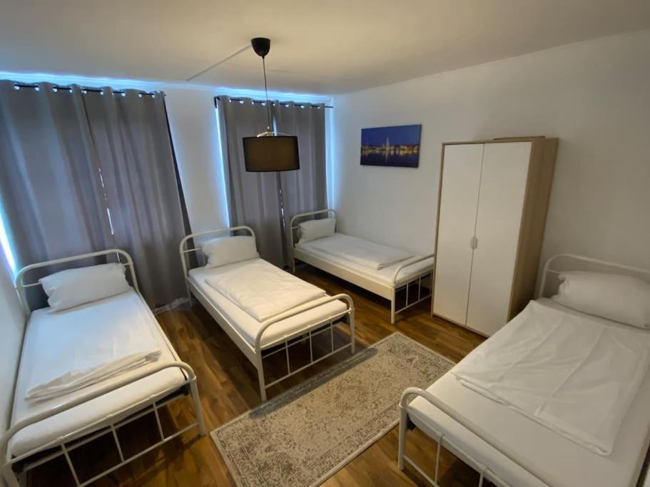 Apartment City Sued- 5 Zimmer_15 Personen _ Komplett_Eingerichtet Αμβούργο Εξωτερικό φωτογραφία