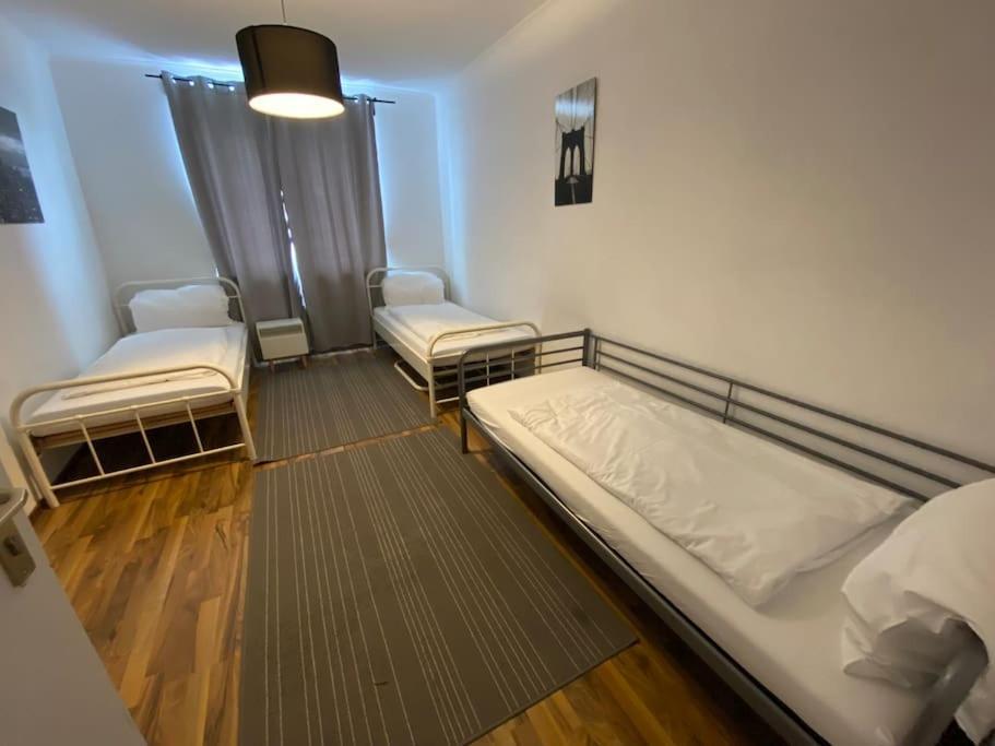 Apartment City Sued- 5 Zimmer_15 Personen _ Komplett_Eingerichtet Αμβούργο Εξωτερικό φωτογραφία