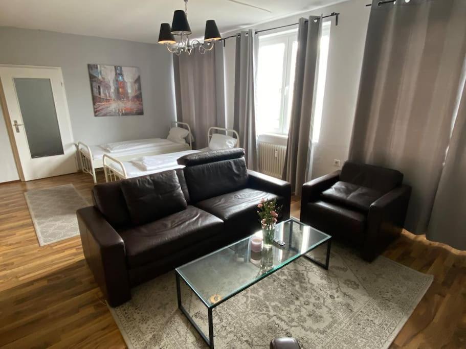 Apartment City Sued- 5 Zimmer_15 Personen _ Komplett_Eingerichtet Αμβούργο Εξωτερικό φωτογραφία